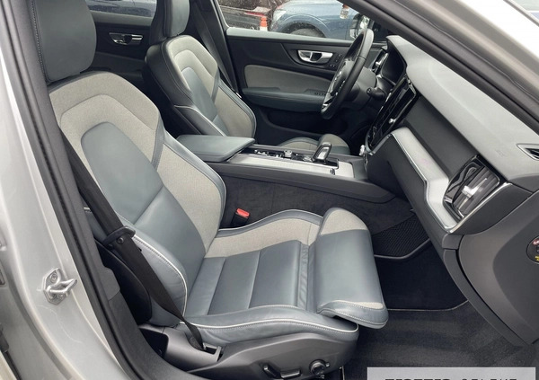 Volvo V60 cena 134900 przebieg: 120000, rok produkcji 2020 z Warszawa małe 631